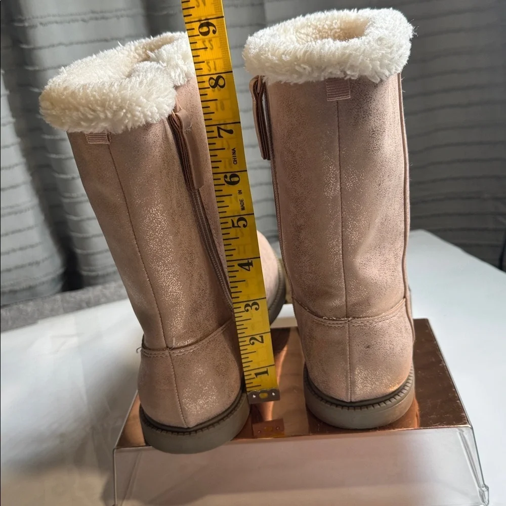 Carter’s pink and Cream Faux Fur Lined Boots Size 3